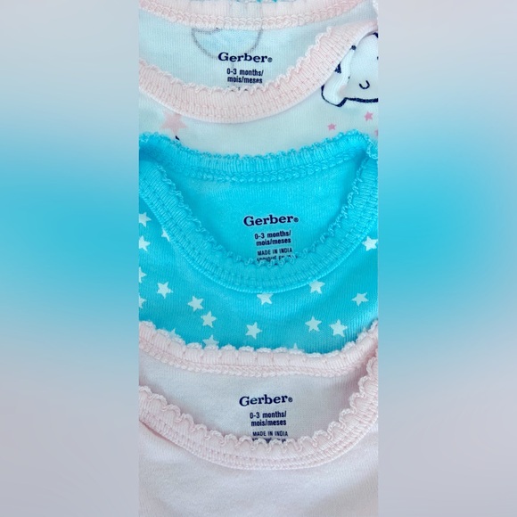3-Pack Baby Gerber Onesies Brand Bodysuits - Picture 3 of 3